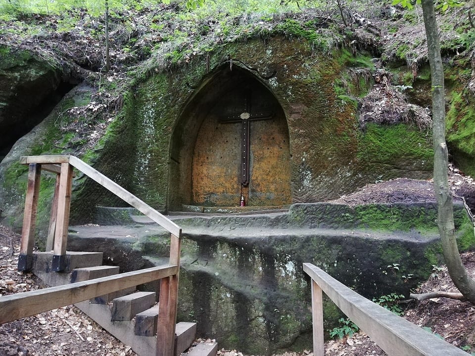 Svojkovské skály a Modlivý důl